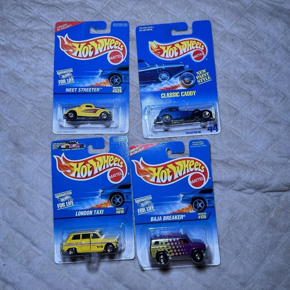 Hot Wheels Set Of 4 Cars Diecast 1:64‎ NIB #526 #44 #619 #198